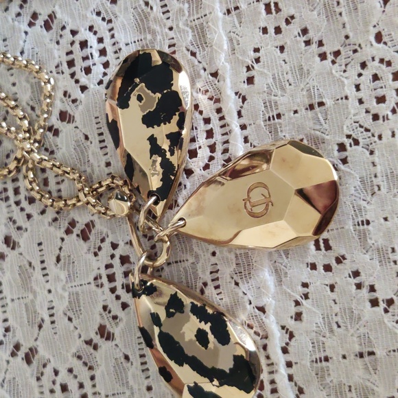 🌞CHRISTIAN DIOR Metal Leopard Teardrop Necklace Gold - Picture 9 of 9